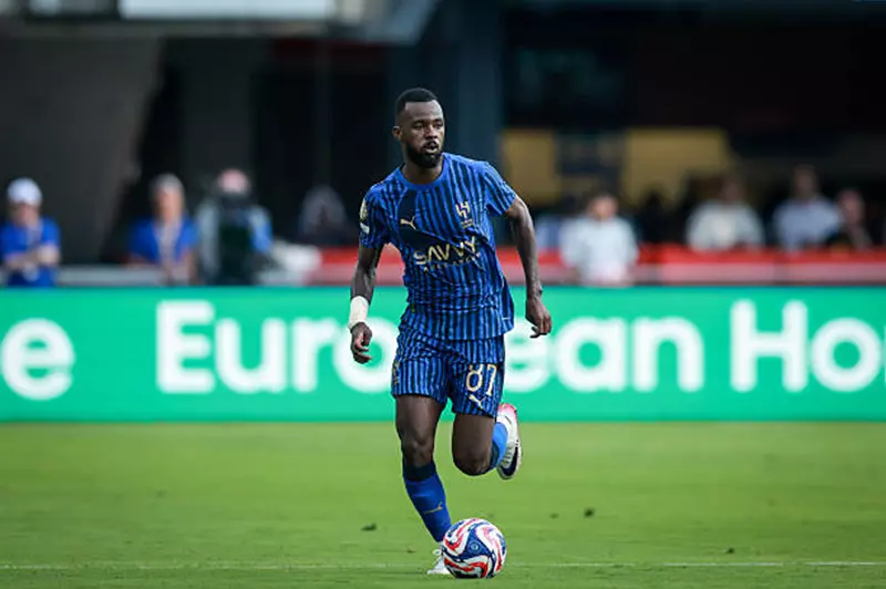 إصابة تضع حسان تمبكتي على الهامش في مواجهة الهلال ومانشستر سيتي: ضربة جديدة للزعيم