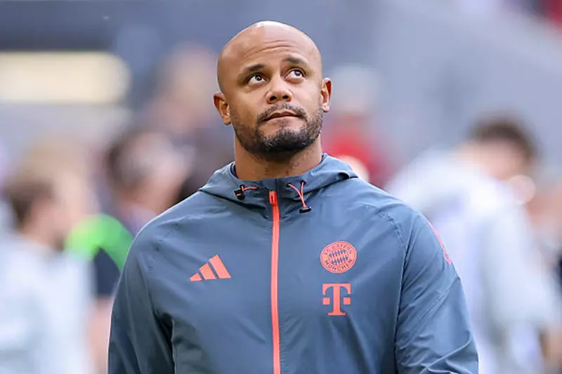 رسميا.. بايرن ميونخ يمدد عقد كومباني